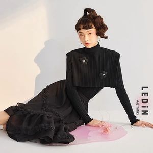 Plain Two-Piece black flower Turtleneck Sweater（new）